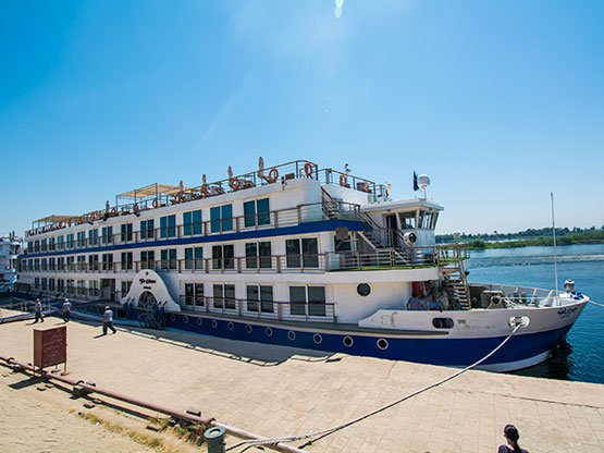 Luxurious Oberoi Philae river boat docked on the nile in Luxor Egypt, read review on glad rags and cabin bags